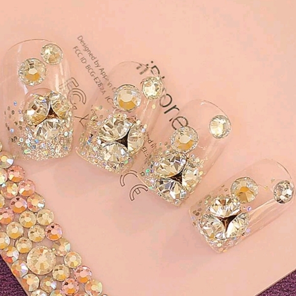 Short Special Occasion Righnstones Press On Nails - Picture 2 of 4